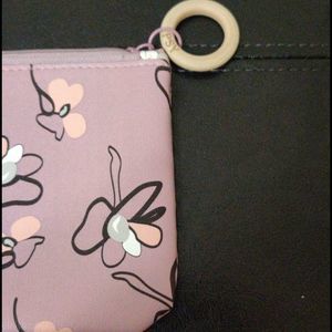 Flower Ipsy Light Pink Clutch‎
